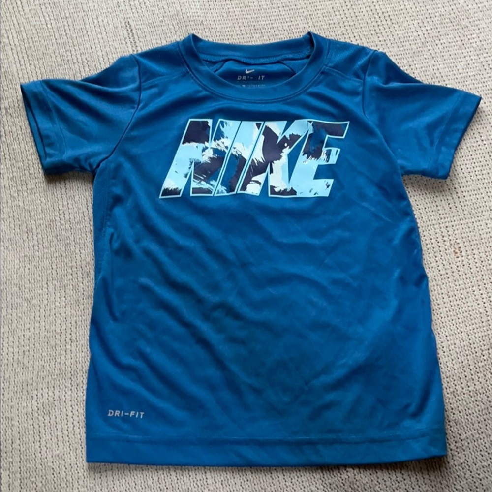 Nike t shirt